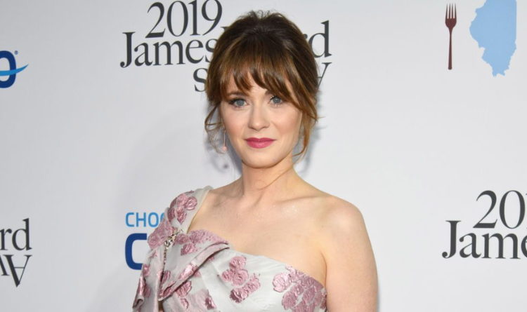 Zooey Deschanel’s Dazzling Rose Gold Manicure Lights Up Gala!